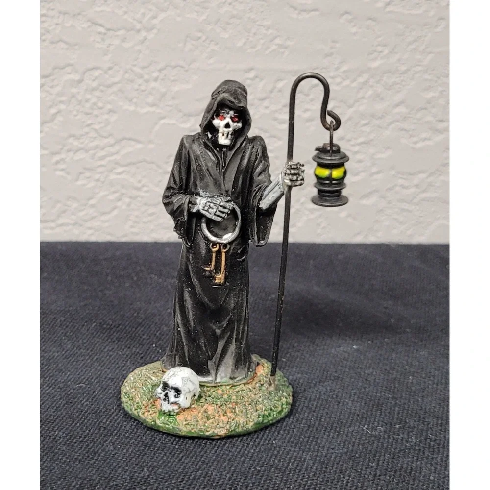 Lemax Keymaster #02913 Figurine Spooky Town Halloween Village